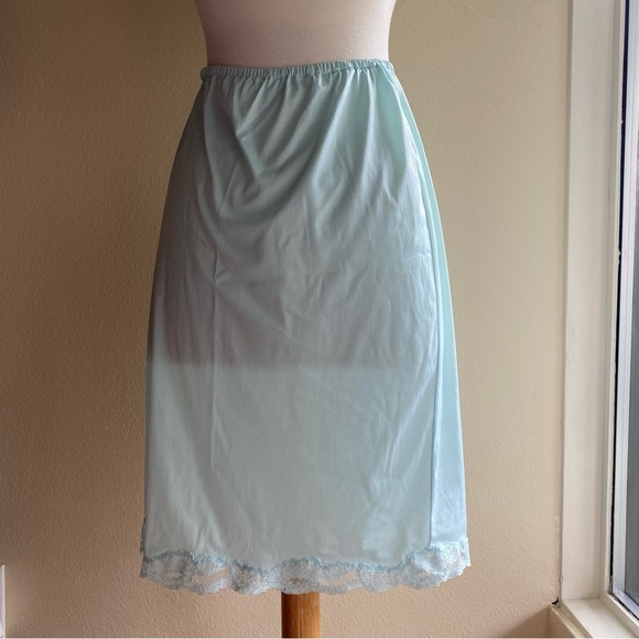 Vintage Kayser pastel blue lace slip skirt - Picture 6 of 15